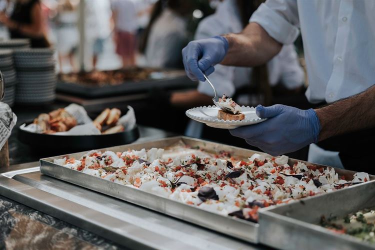 החתונה של עופר שכטר וקסניה (צילום: your story wed)