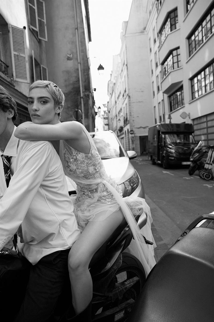 קולקציית 2023 של מעצבת שמלות הכלה ליז מרטינז (צילום: דודי חסון)