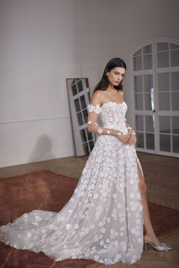 קולקציית סתיו 2023 של מעצבת שמלות הכלה לי גרבנאו (צילום: אייל נבו)