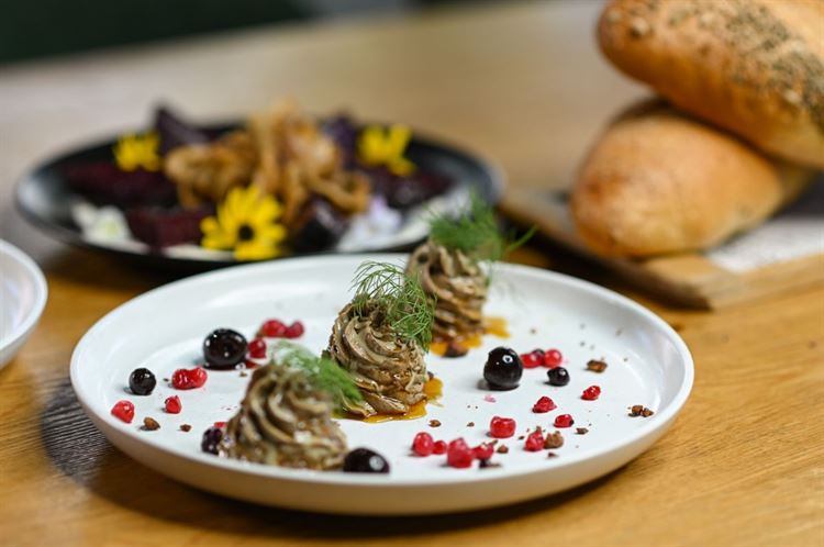 תפריט 2023 של טרויה (צילום: וואלה! מזל טוב)