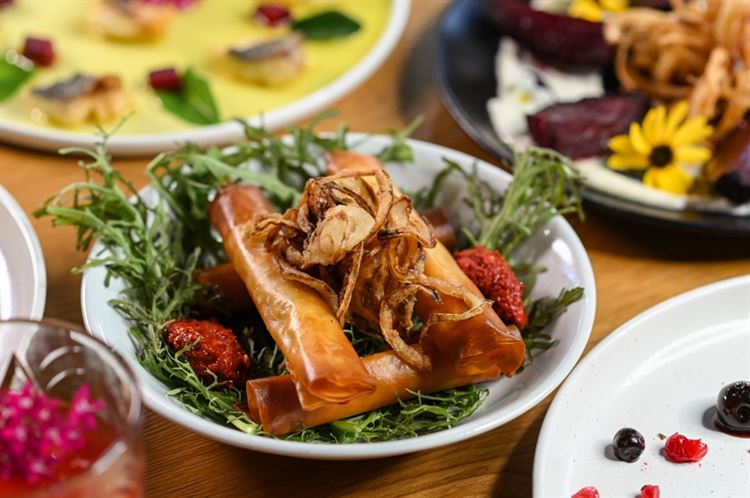 תפריט 2023 של טרויה (צילום: וואלה! מזל טוב)