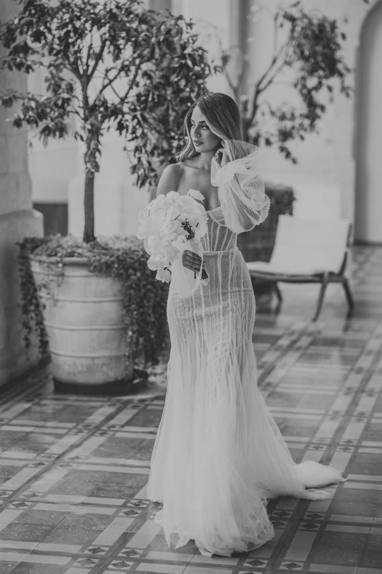 מאיה בשמלת כלה של המעצבת קורל קונפורטי (צילום: אלון סוויסה | יוניק פוטוגרפי)