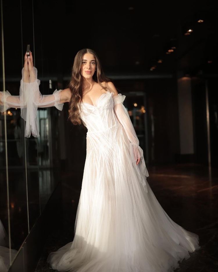 ליאור בשמלה של קורל קונפורטי (צילום: אבשלום זוהר)