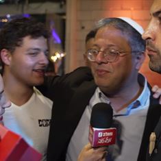 גדול מהחיים: קובי פרץ חוגג בר מצווה לבנו