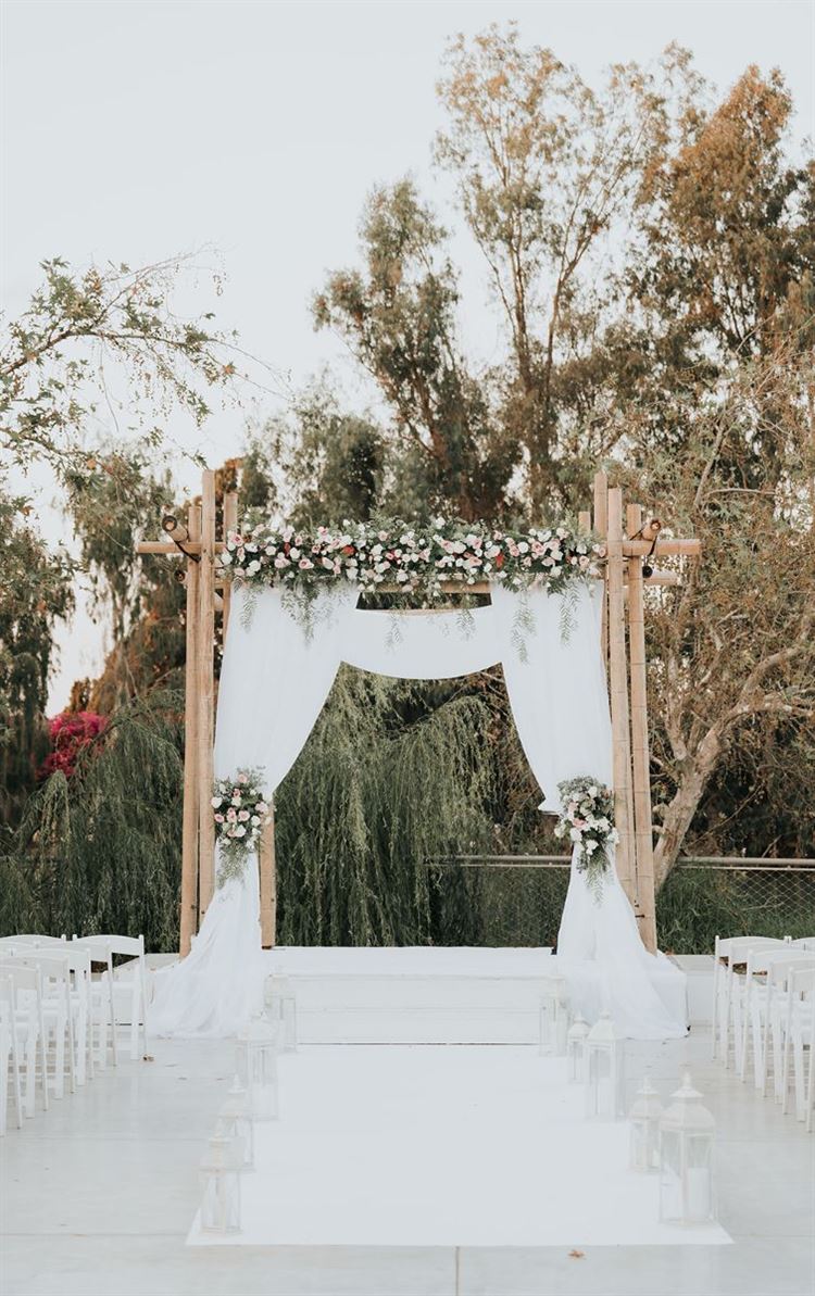 החופה בגן האירועים חוות רונית (צילום: שי בוזגלו, עיצוב: מיכל ויימן)