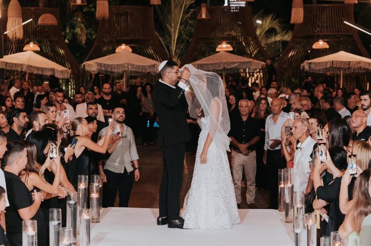 החתונה של לוטם דניאל ואבירן ביטון (צילום: וילו רוטר, Your story wed)