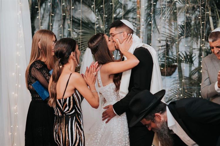 החתונה של לוטם דניאל ואבירן ביטון (צילום: וילו רוטר, Your story wed)