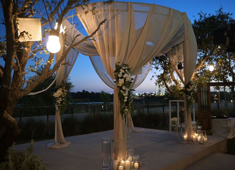 החופה במתחם האירועים דואאה (צילום: מיקי סויסה)