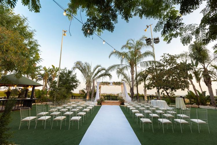 מתחם האירועים 'אגדת דשא' (צילום: יחצ)