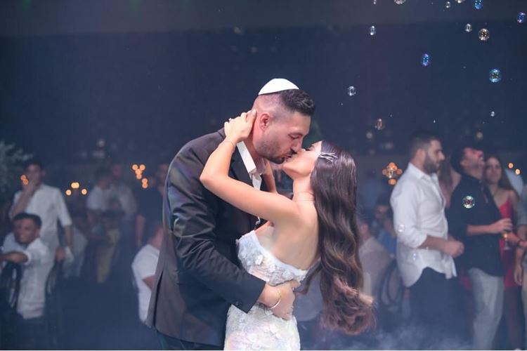 החתונה של ענבל חכמון ומארו ג'נח צילום: אלעד סאסי)