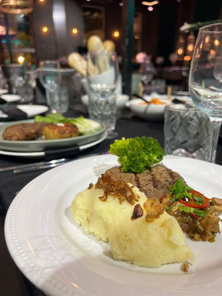 החתונה של אל ואלמוג במתחם האירועים 'עדיה' (צילום: אלבום אישי)