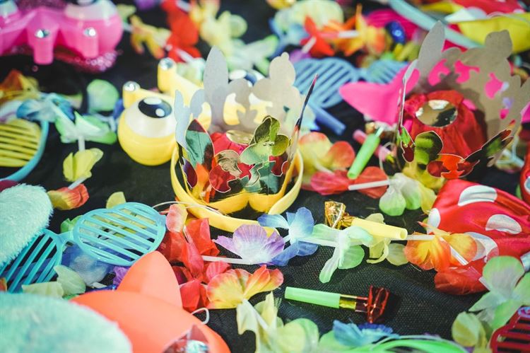 חתונה בקונספט אליס בארץ הפלאות (צילום: אוהד בן יהודה)