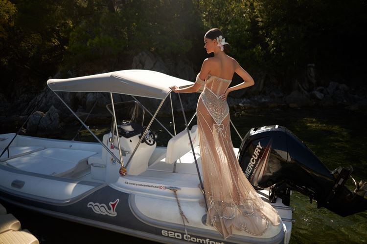 קולקציית סתיו 2023 של ענבל דרור (צילום: אלון שפרנסקי)