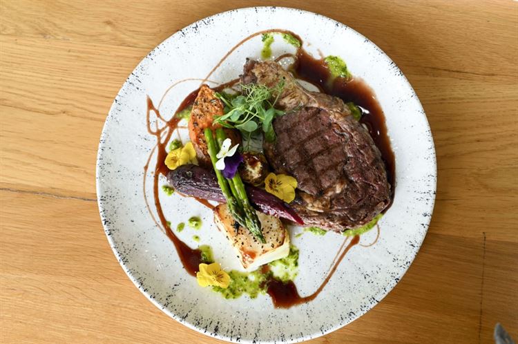 התפריט החדש של מתחם האירועים 'סקיי גארדן' (צילום: וואלה מזל טוב)