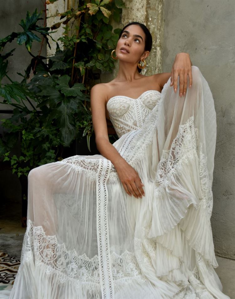 שמלת כלה מהקולקציה החדשה של חזן צוקרמן (צילום: יחצ)