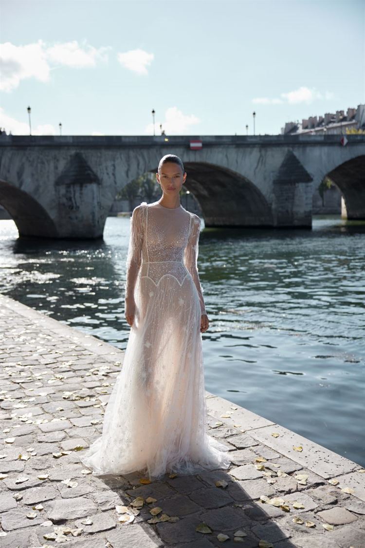 קולקציית 2023 של מעצבת שמלות הכלה ליז מרטינז (צילום: דודי חסון)