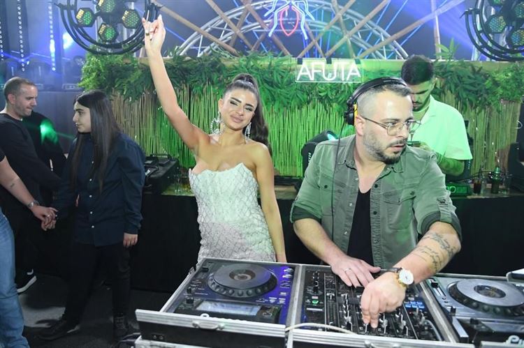 החתונה של סתיו זיתון וירין צרפתי (צילום: 