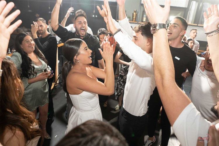 החתונה של יקיר ושיר (צילום: אבי בוטבול, קרן אור)