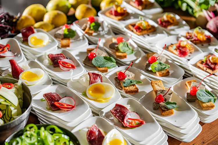 יורדים לפרטים הקטנים בכל מנה (צילום: דוד מויאל)