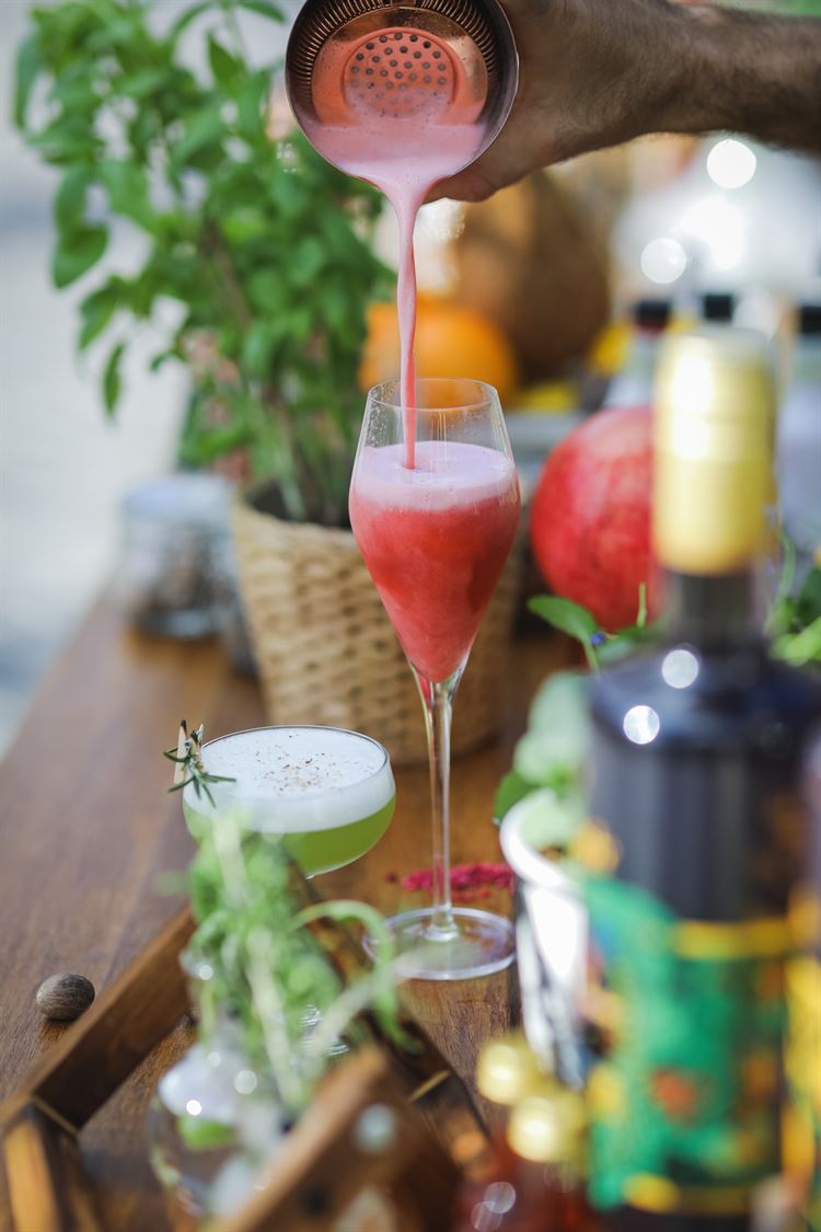 גם קוקטייל מרענן זאת אופציה לא רעה | הפקת וואלה! מזל טוב במתחם האירועים הרמוזו (צילום: וואלה! מזל טוב)