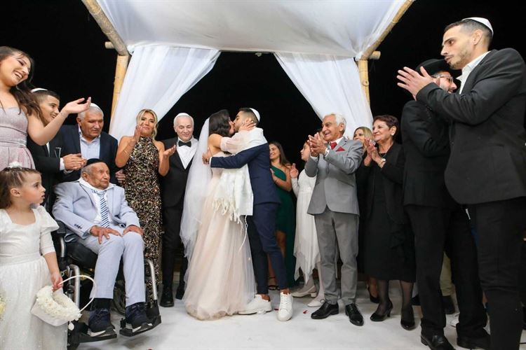 החתונה של גל ולירן (צילום: אספוסה)