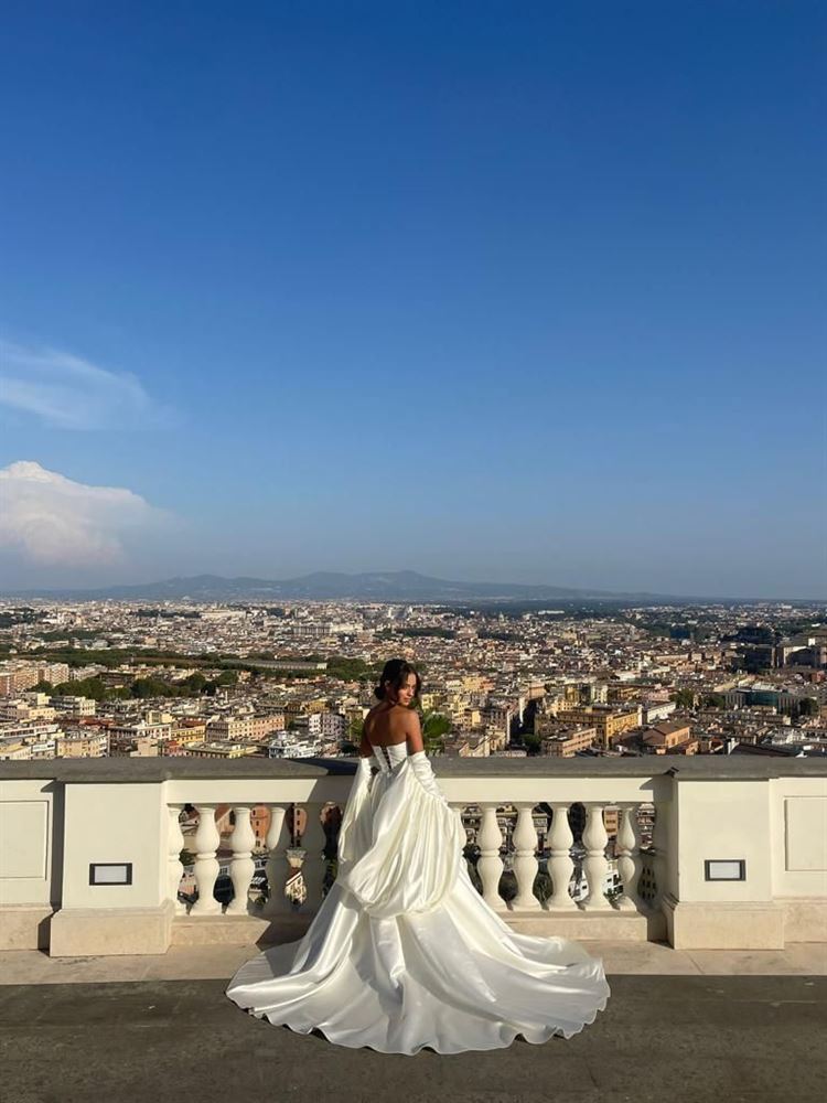 נסיכותי ואלגנטי - השמלה הראשונה (צילום: פיפל פוטוגרפי)