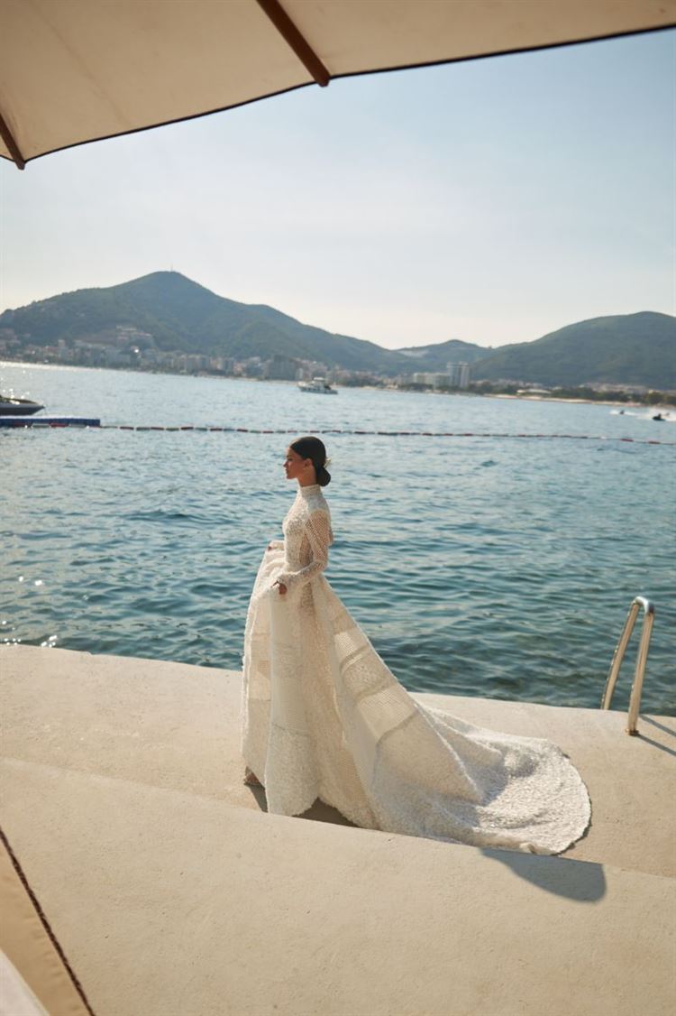 קולקציית 2023 של ענבל דרור (צילום: אלון שפרנסקי)