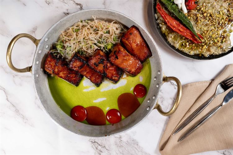 קוביות סלמון צלוי (צילום: וואלה! מזל טוב)