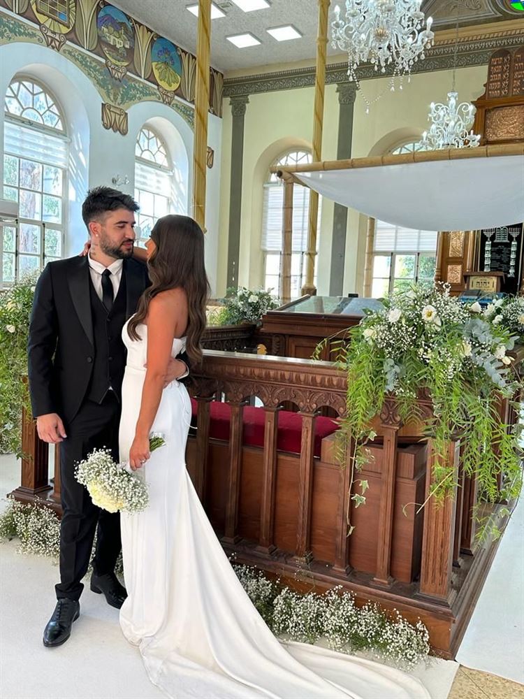 השמלה הראשונה של נועם (צילום: אסף תמם צלמים)