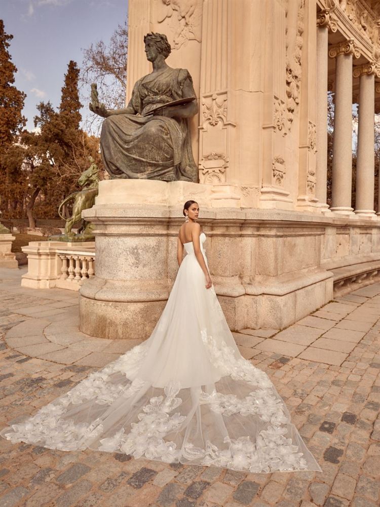 קולקציית AMOR 2024 של גליה להב