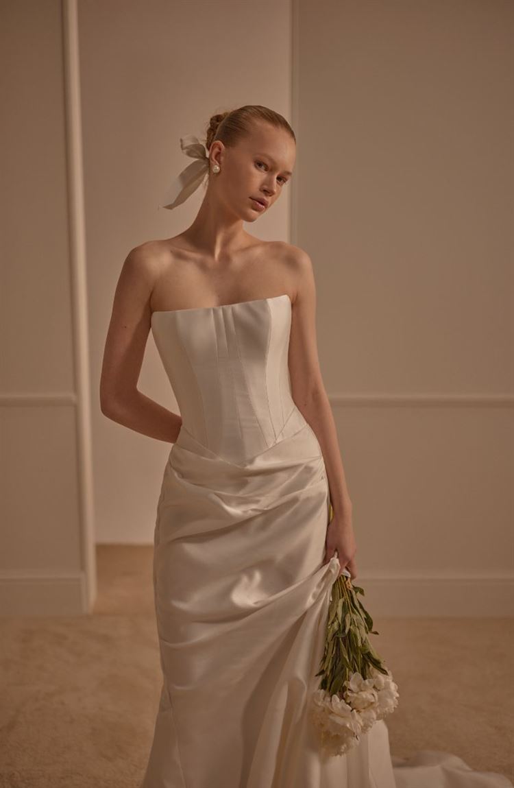 זוהרת בלבן: קולקציית הכלות של ליהי הוד 2025 6