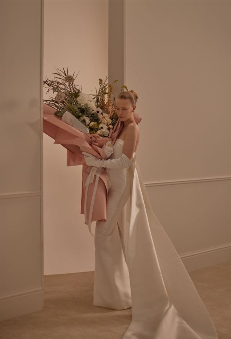 זוהרת בלבן: קולקציית הכלות של ליהי הוד 2025 10