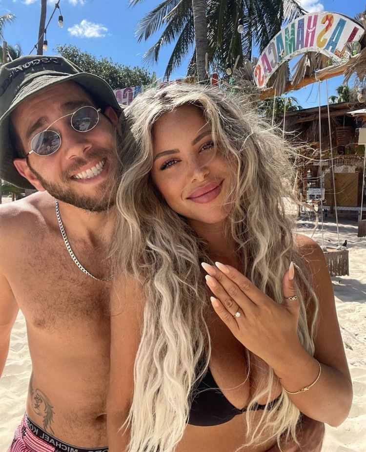 על החוף במקסיקו