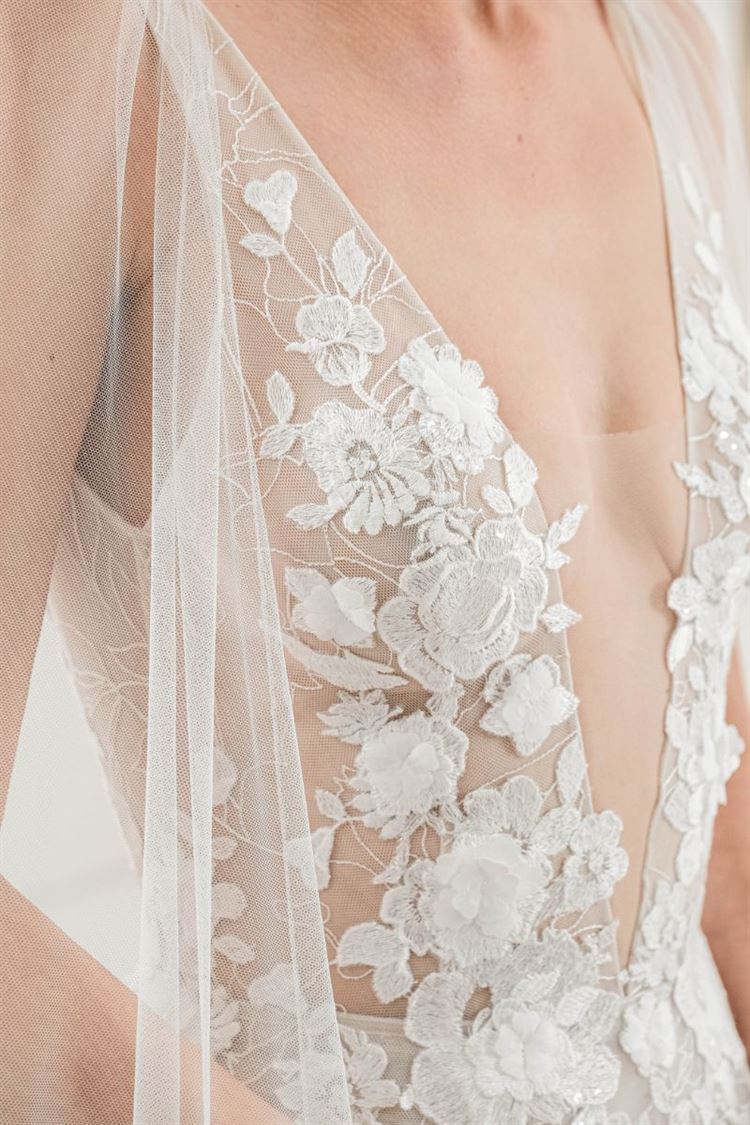 קולקציית הכלות של מירה צבילינגר: השתקפויות 5