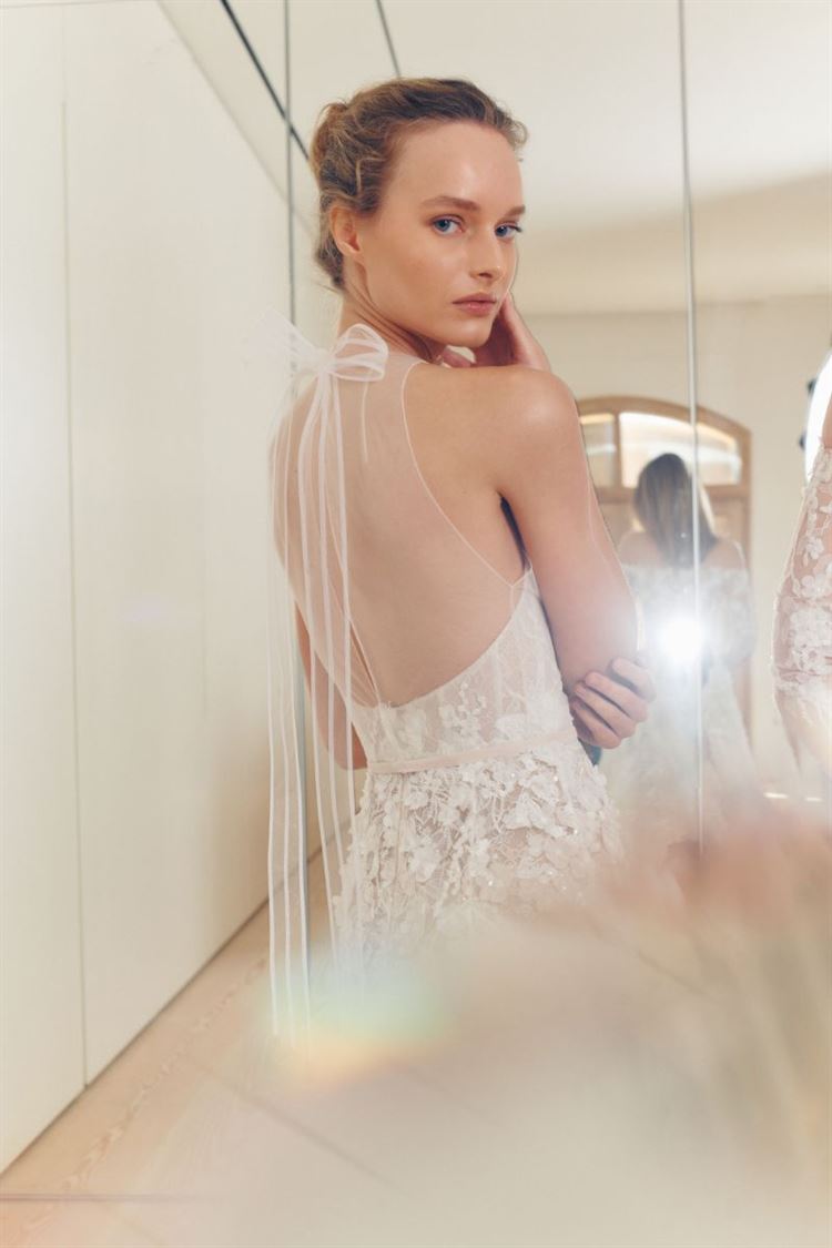 קולקציית הכלות של מירה צבילינגר: השתקפויות 7