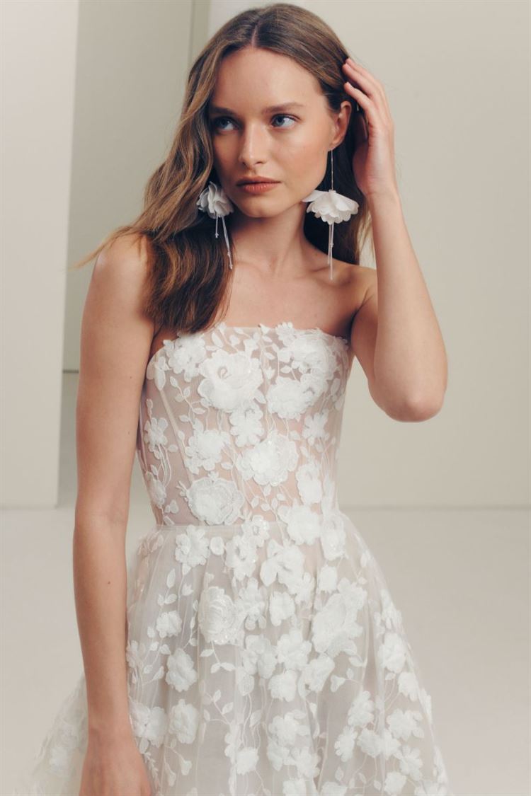 קולקציית הכלות של מירה צבילינגר: השתקפויות 8