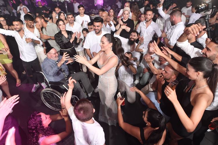 צילום: avi red camera