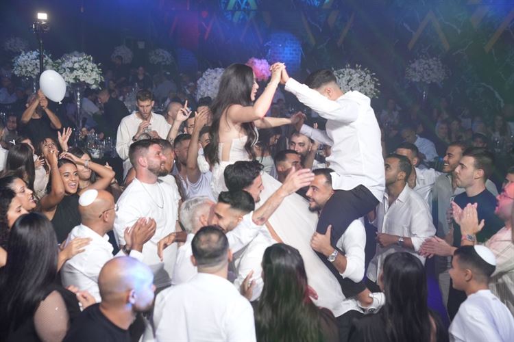 צילום: avi red camera