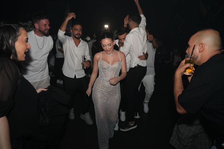 צילום: avi red camera