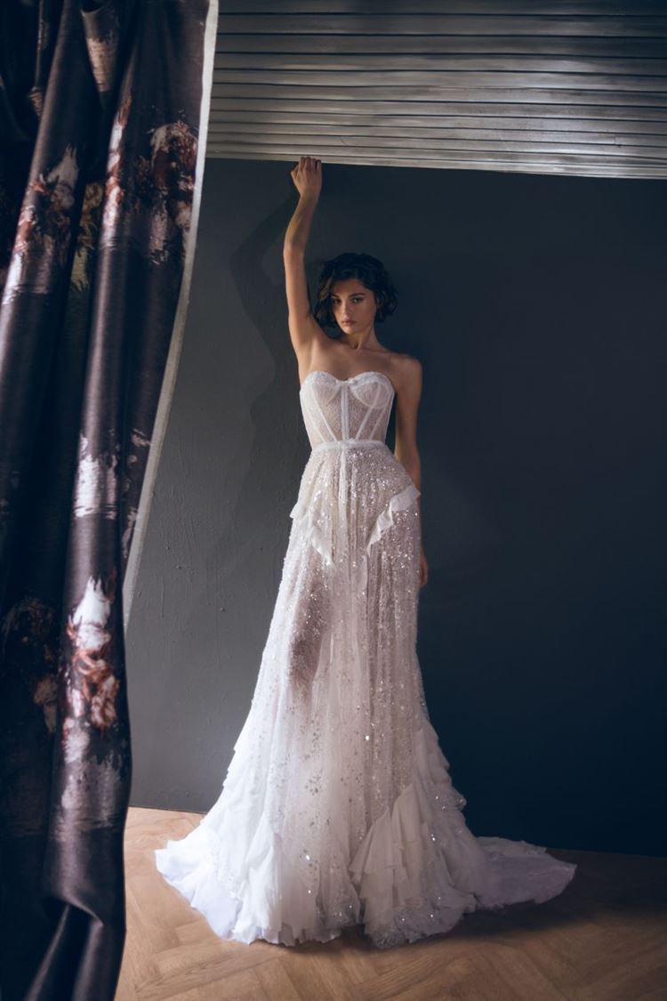 פנינים, תחרה ונשיות מפתיעה: ענבל דרור מוכיחה שוב למה היא אחד השמות הלוהטים בעולם הכלות 9