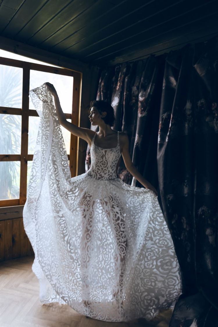 פנינים, תחרה ונשיות מפתיעה: ענבל דרור מוכיחה שוב למה היא אחד השמות הלוהטים בעולם הכלות 14