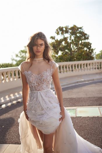 ליז מרטינז- מאדמם מרטינז