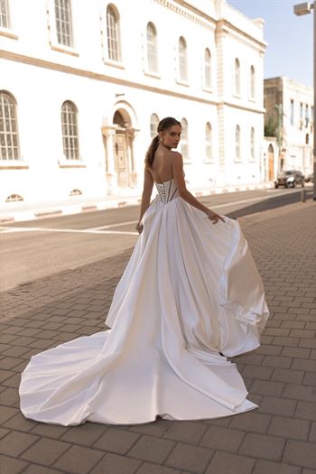 ג'ולי וינו Pure