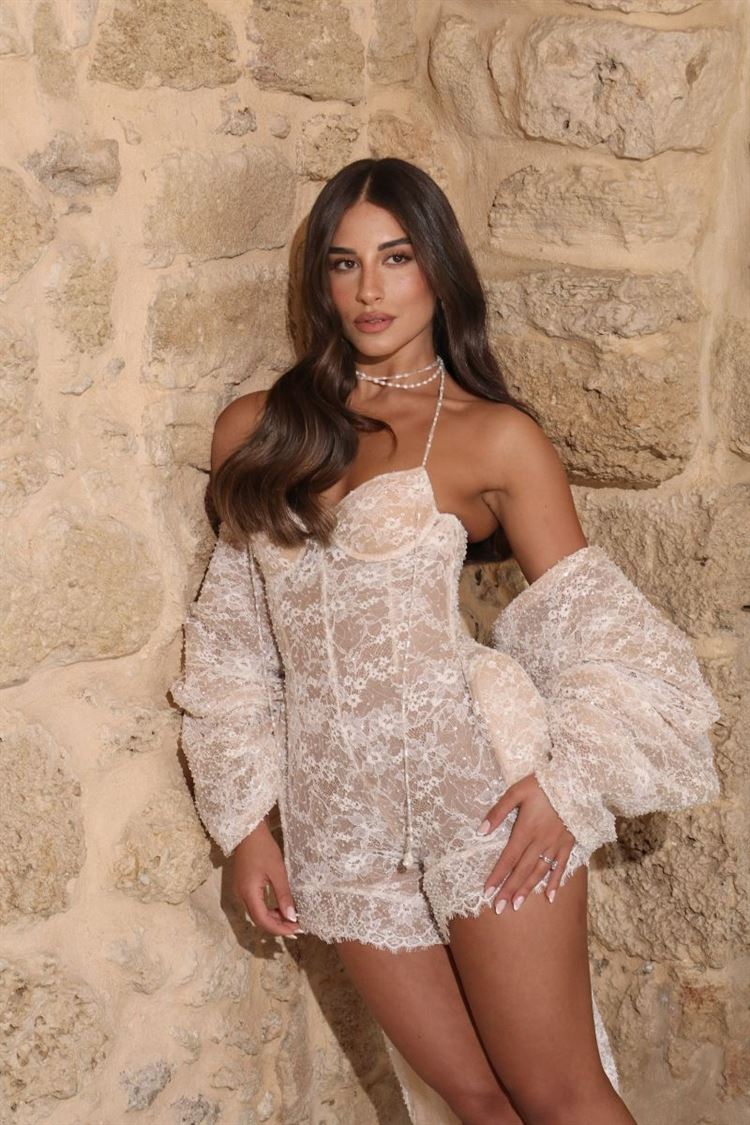 השמלה השלישית (אוורול), צילום: HOS