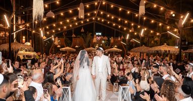 קוקטיילים, לדים וירח ענק מעל הרחבה: לירון וניסן חוגגים בסטייל 