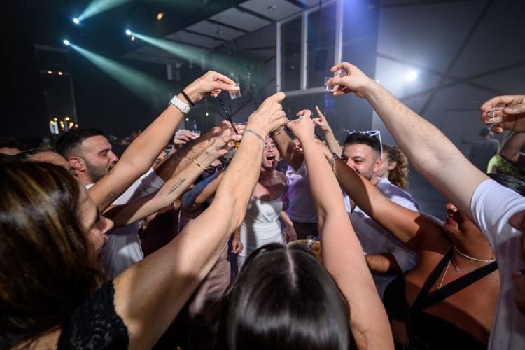 צילום: בראשית - מיכאל ואיתן