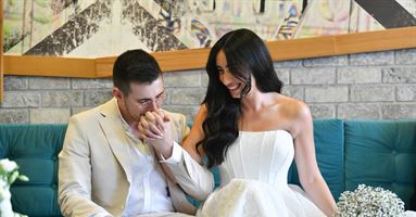 הכלה שלקחה יוזמה - והפכה את זה לסיפור אהבה מושלם