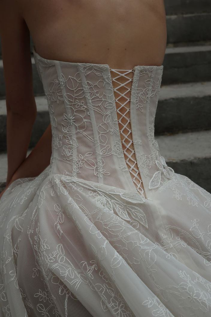  NEW DAWN 2026 ליז מרטינז #13