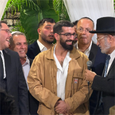 חנן בן ארי הגיע לחופה בבאסיקו - והפך חלום קטן לרגע ענק