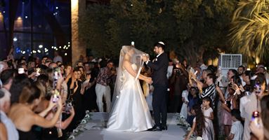 שלג, פרפרים ואהבה שהייתה שם תמיד: החתונה של נעם ומתן